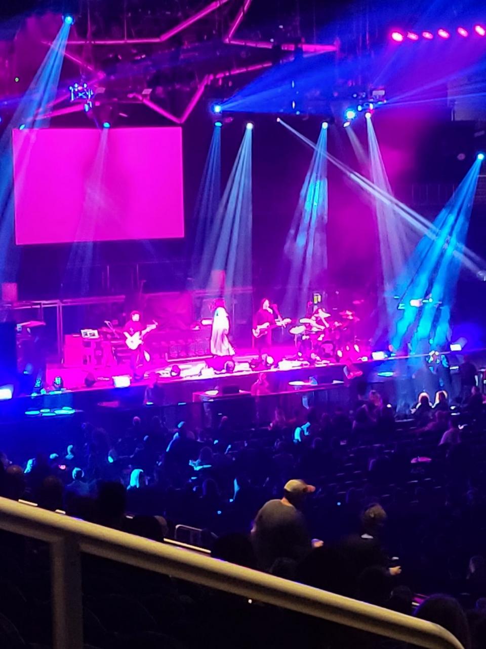 Smashing Pumpkins at State Farm Arena — first photo of the night, 6:50 PM