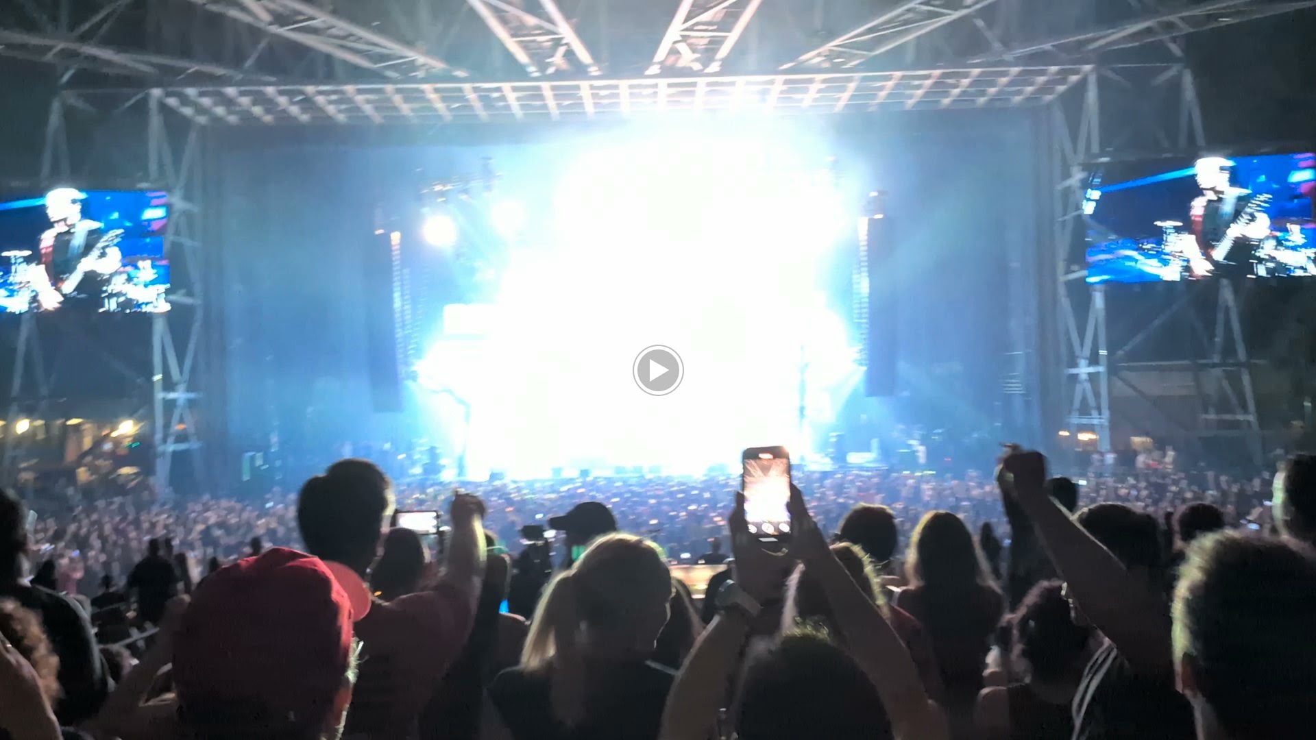 Katy Perry in Inglewood, CA, photo taken at 10:32 PM