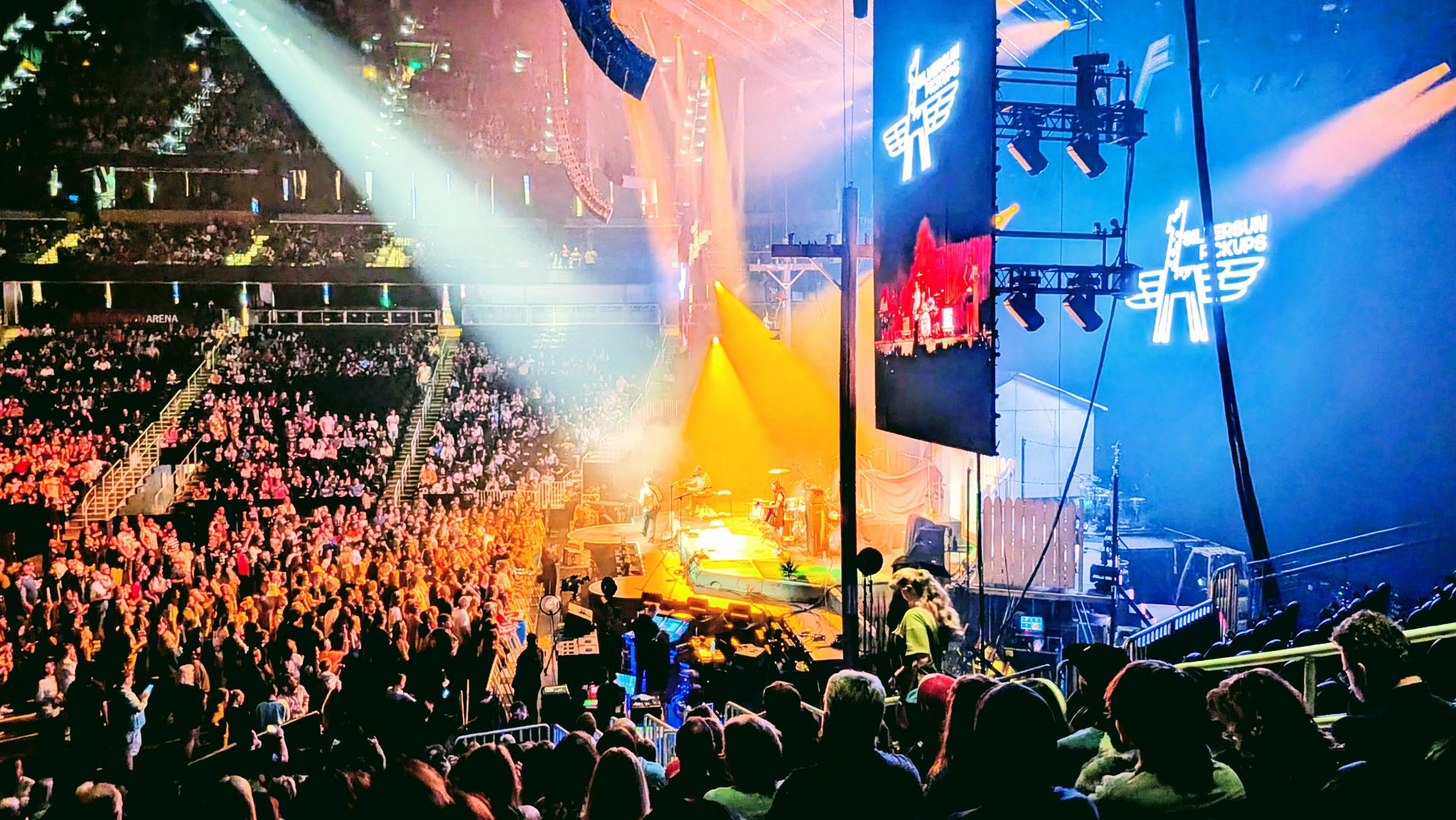 Weezer at State Farm Arena, photo taken at 7:25 PM